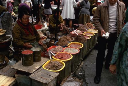 食品銷售中的酒類經(jīng)營 機遇、挑戰(zhàn)與合規(guī)之路